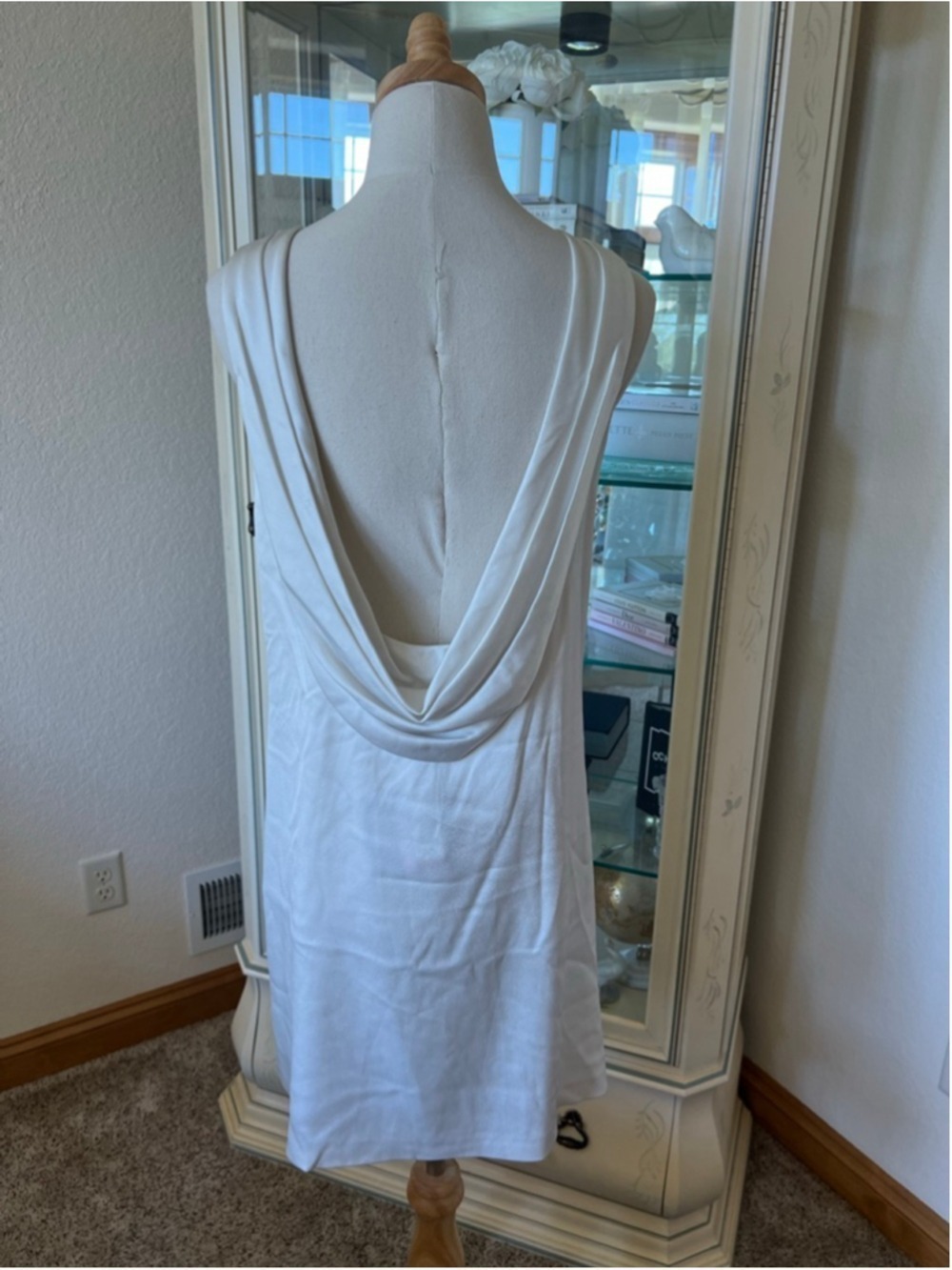 NWT Alice & Olivia Off-White Sleeveless Cowl Back Shift Dress L